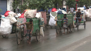 বাসাবাড়ির ময়লা নিতে বাড়তি টাকা আদায়, না দিলে সংগ্রহ বন্ধের অভিযোগ