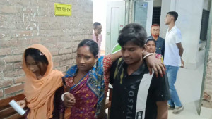 দিনাজপুরের হিলিতে শেয়ালের কামড়ে নারী ও শিশুসহ আহত ৮