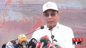 বিমানবন্দরের সেবা-যাত্রী হয়রানি নিয়ে অপতথ্য ছড়ানো হচ্ছে, সতর্ক থাকার আহ্বান বিমানমন্ত্রীর