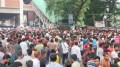 প্রতিবাদ মিছিল করে অবরোধ তুলে নিলেন ব্যাটারিচালিত রিকশাচালকরা