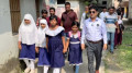 বাবাকে চা-রুটি খাইয়ে আলোচিত তুবা ফিরল স্কুলে, পাশে প্রশাসন