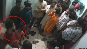 রামপুরায় পিচ্চি আলামিনের ‘চাঁদা-রাজ’, আতঙ্কে দিশাহারা ব্যবসায়ীরা
