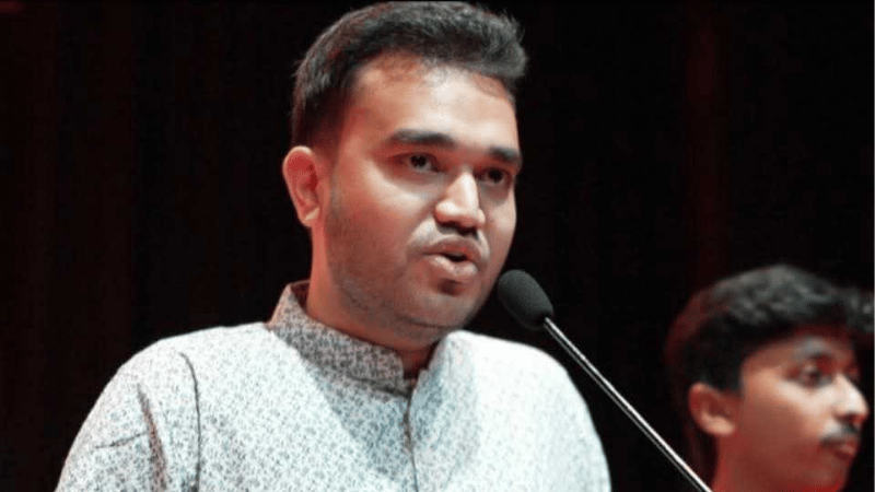 ওসির কক্ষের সামনে দাঁড়িয়ে থানার ইট খুলে নেয়ার হুমকি এনসিপি নেতার